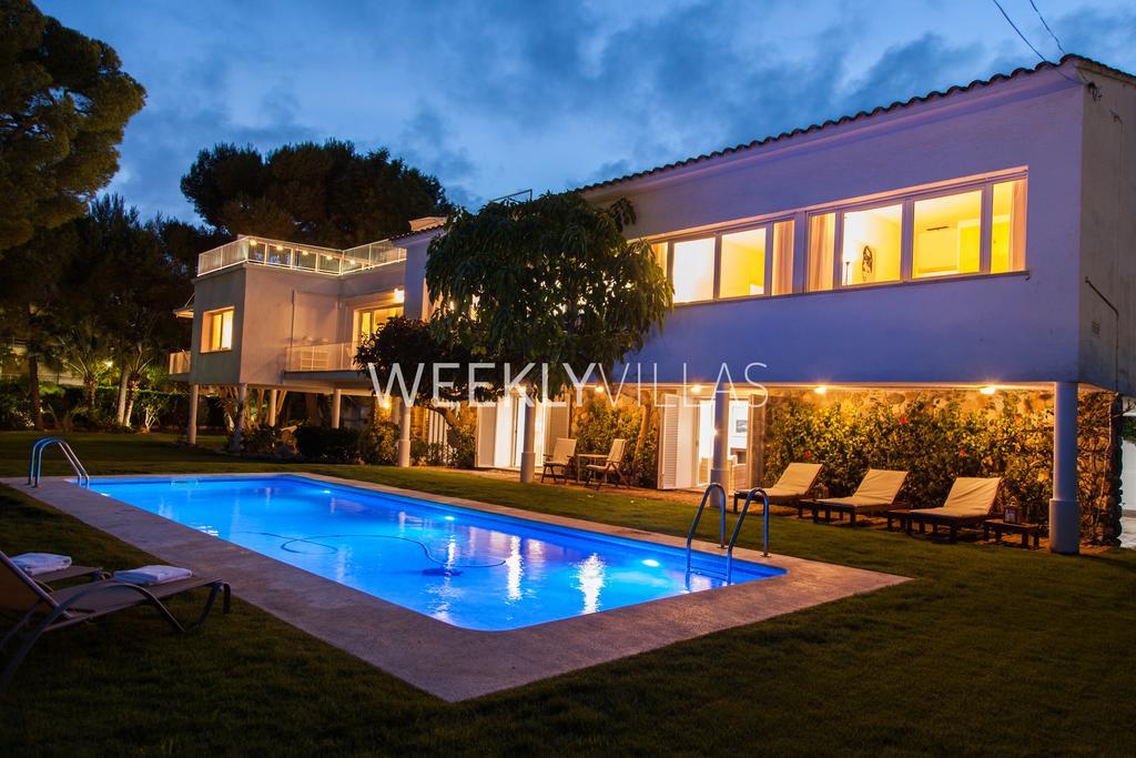 Villa Sitges Tupinetti Beach At 1 Min Walk Amaizing Garden And View Center Sitges 5 Minutes Walk Bagian luar foto